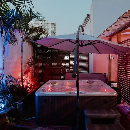 Hotel Mucura & 3*