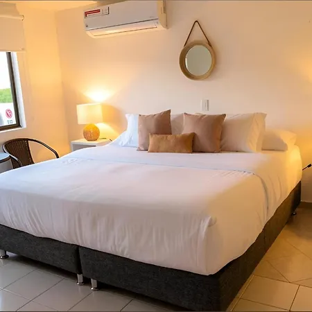 Hotel Mucura & 3*